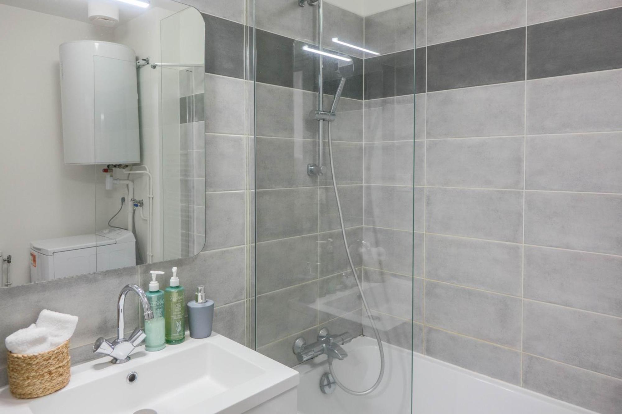 - T2 Avec Parking Prive - Douce Harmonie Appartement Orléans